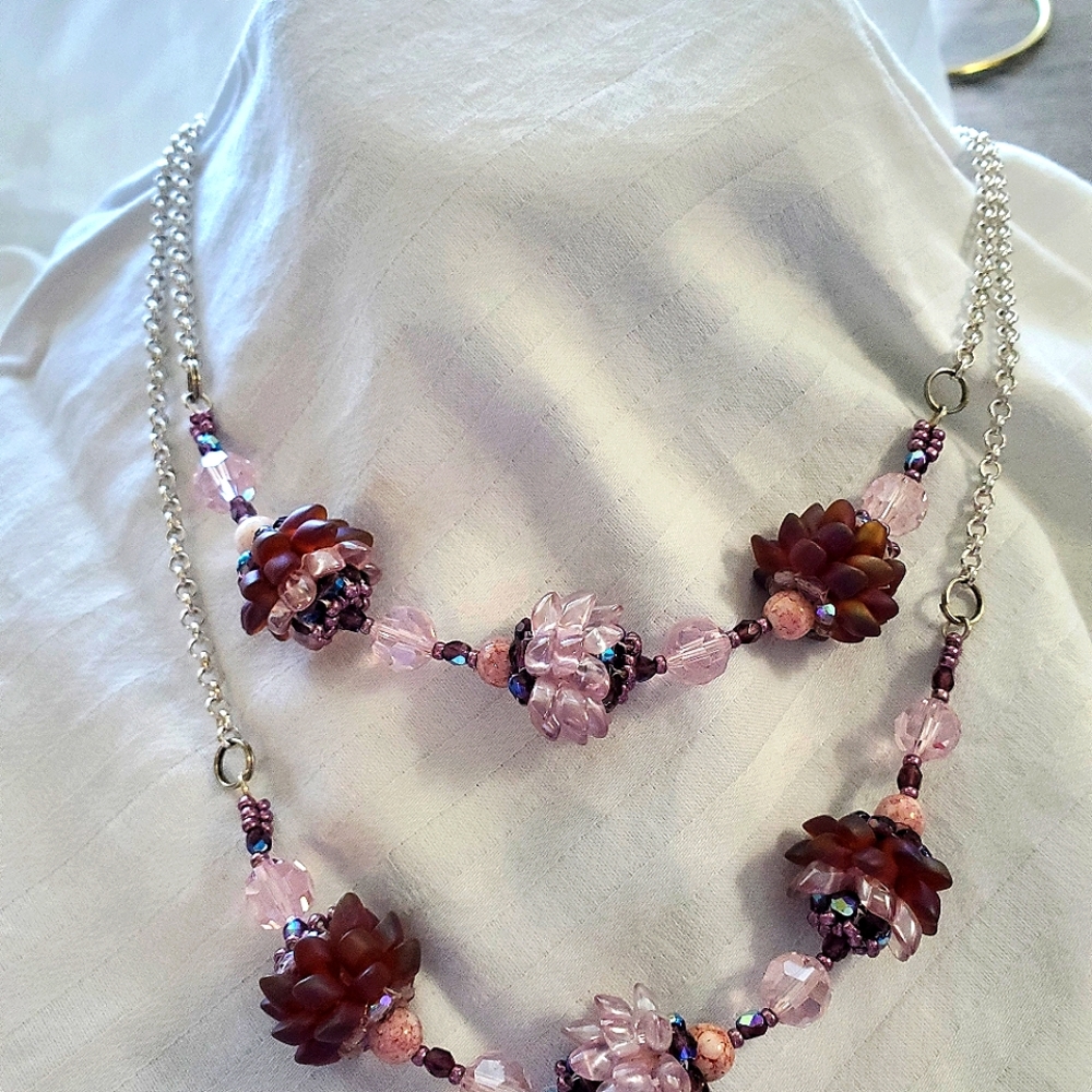 Trendy, long necklace